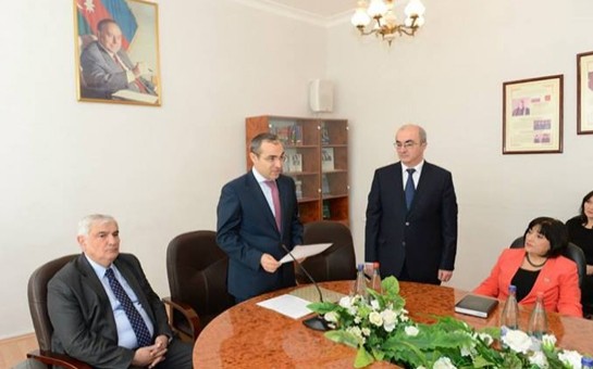 yeni-rektorun-teqdimati-oldu-