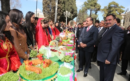 gencede-novruz-senliyi-