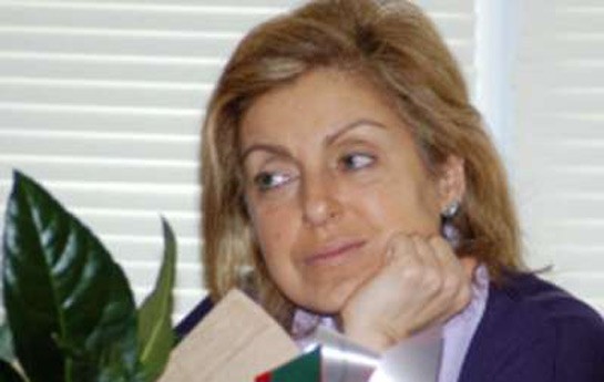 sevil-eliyeva-iphonea-qadaga-qoydu