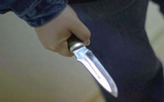 bakida-29-yasli-genc-bicaqlandi