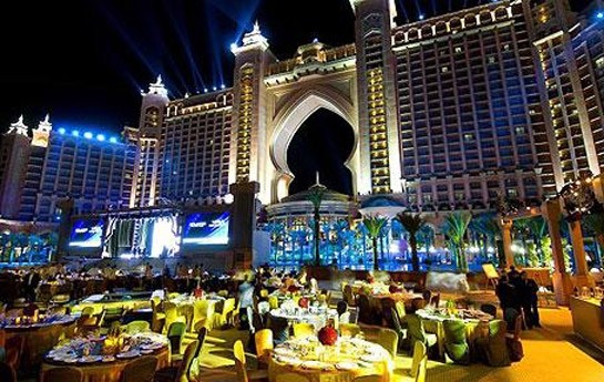 tagi-ehmedovun-istirahet-etdiyi-dubay-hotellerinde-qiymetler-