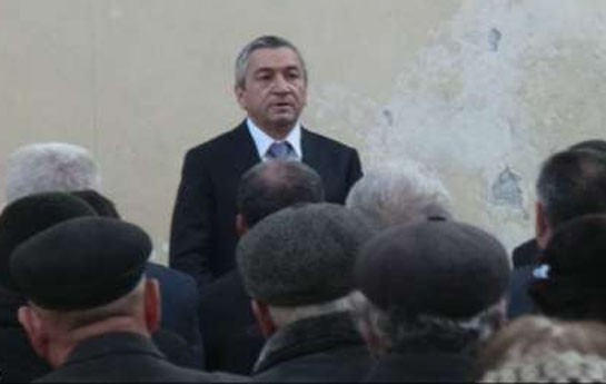 icra-bascisi-memuru-iclasda-isden-cixartdi-