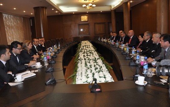 azay-quliyev-turkiyeli-qonaqlarla-gorusub