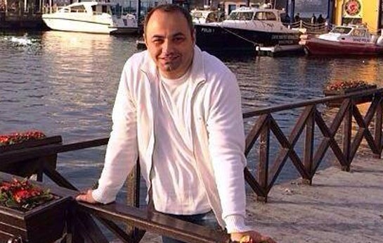 azerbaycanli-is-adami-qaraciyerini-anasina-bagisladi