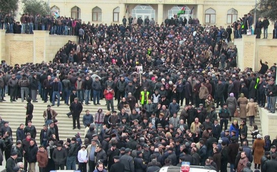 sovetski-memurlar-arasinda-bolusdurulecek-