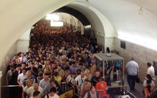 baki-metrosunda-heyacan