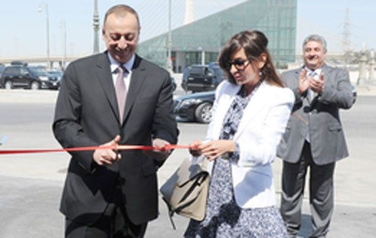 ilham-eliyev-ve-xanimi-acilis-etdi-