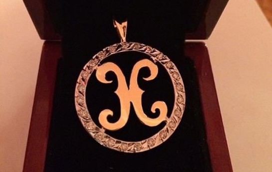 xatire-islam-yene-de-usyan-etdi-