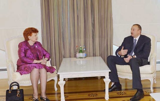 ilham-eliyev-latviyanin-kecmis-prezidentini-qebul-etdi