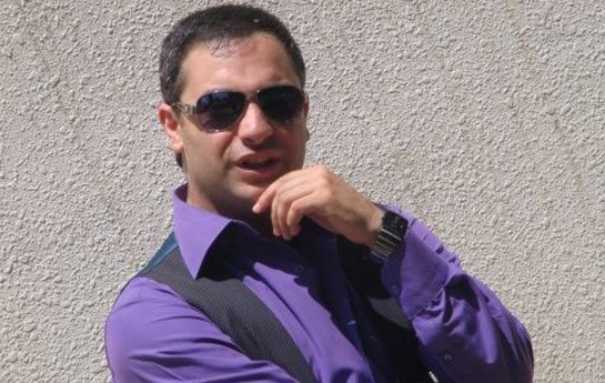 atasinin-tapsirigiyla-imtahandan-kecen-mugenni-