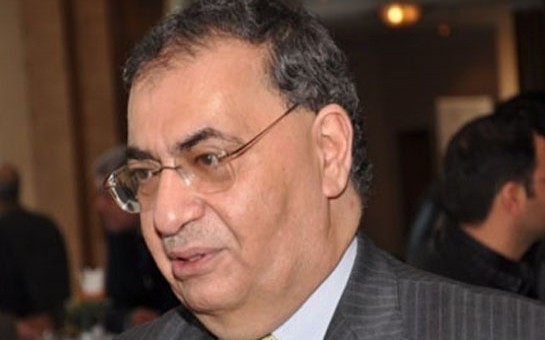 asim-mollazade-vasinqtona-gedib