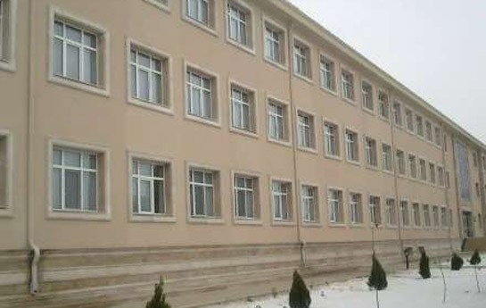 etiraz-eden-muellimler-hebs-olundu