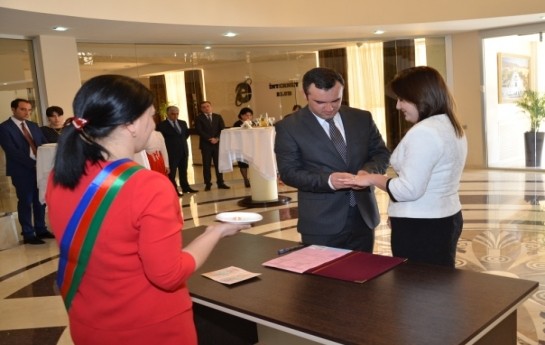 heyder-eliyev-merkezinde-nikah-