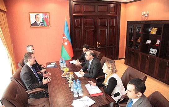 turkiyenin-olkemizdeki-sefiri-ile-gorus-kecirilib