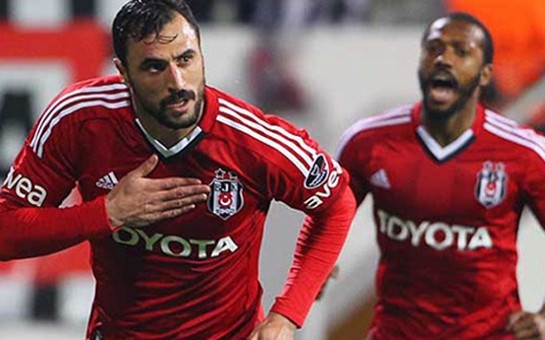 -besiktas-hucumcusu-ile-vidalasir