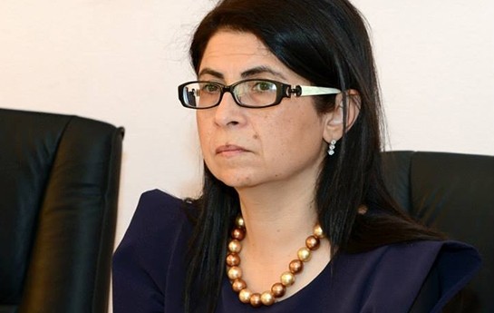 nazir-sirmemmed-huseynovun-qizini-teqdim-etdi-