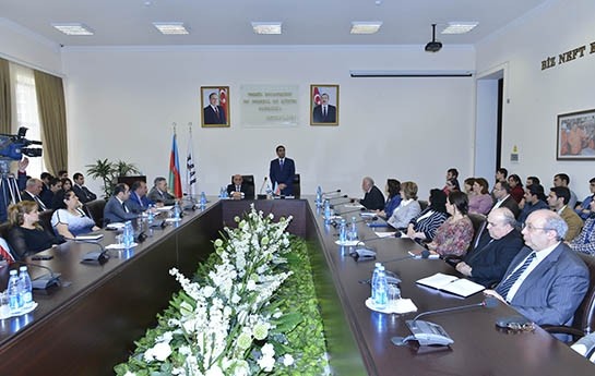 baki-ali-neft-mektebinde-heyder-eliyevle-bagli-tedbir-