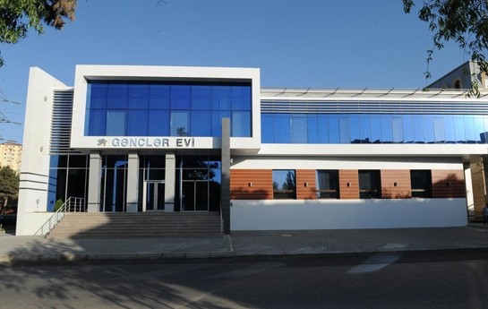 azerbaycanda-daha-bir-gencler-evi-acildi-