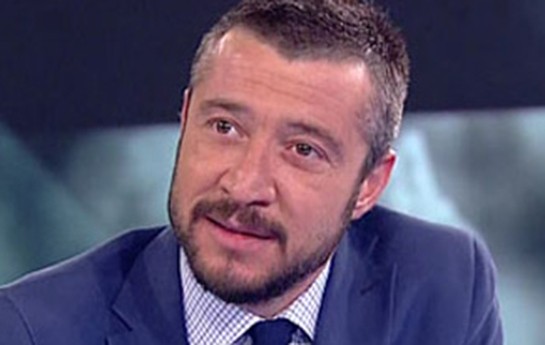 turkiyeni-agladan-medenciye-meshur-futbolcudan-