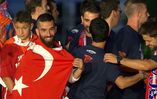 arda-tarkanin-mahnisi-ile-sou-gosterdi-