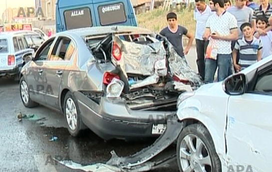 yasamalda-dord-masin-toqqusdu-