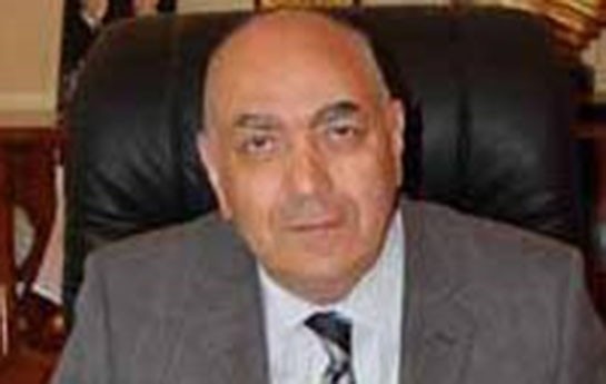 icra-bascisindan-yarimciq-renglenen-agaclarla-bagli-