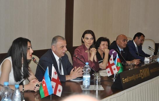 azerbaycan-gurcustan-munasibetleriyle-bagli-konfrans-