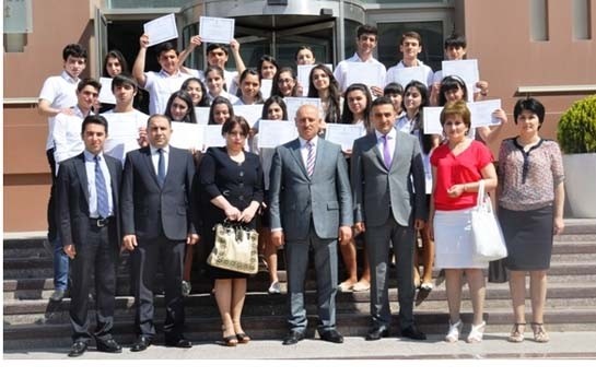 azerbaycan-mekteblileri-mehkemede