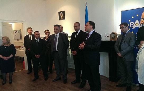 beniluks-azerbaycanlilari-konqresinin-yeni-ofisinin-acilisi-olub