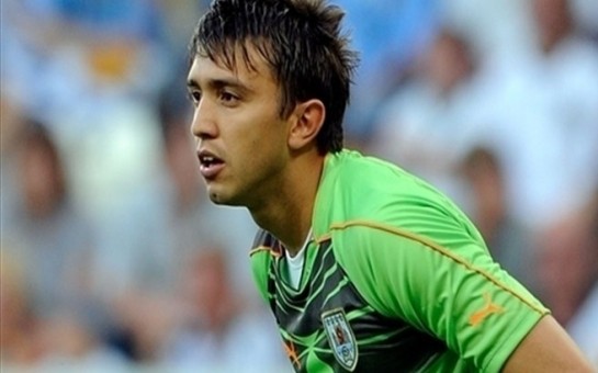muslera-muqavilesini-uzatdi