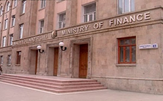 partiyalarin-xerclediyi-pullar-