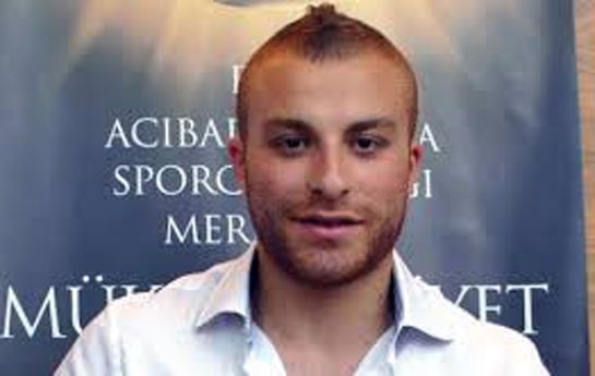 futbolcu-odlu-silaha-el-atdi