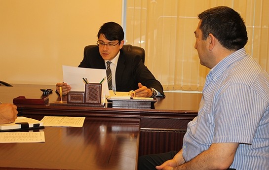 fuad-muradov-milli-meclisde-secicileri-qebul-edib-