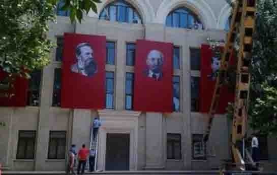 lenin-ve-stalinin-fotolari-