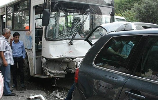 daha-bir-avtobus-qezasi-