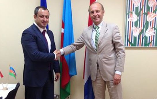 adil-eliyev-sefirle-gorusdu