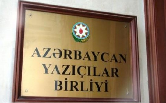 hepatit-c-den-eziyyet-ceken-yazici-ayb-den-naraziliq-etdi