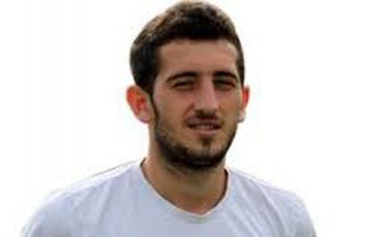 neftci-futbolcusunu-satmayacaq
