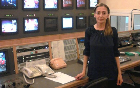 aztv-nin-emekdasini-masin-vurub-qacdi-
