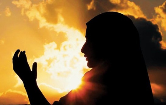 qadinlara-namazda-ortunmeyi-vacib-eden-nedir