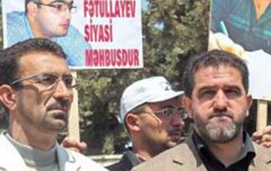 ganimat-zayidov-rauf-arifogludan-pul-istedi