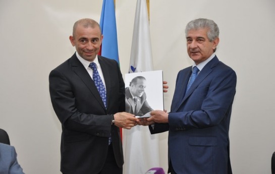 yap-dan-vahid-naxisa-mukafat-