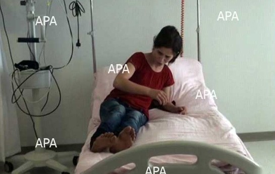 atasini-ve-bacisini-bicaqladi-