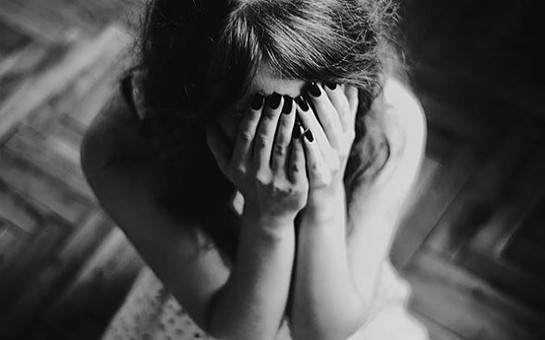 azeriqazda-reisin-qadin-isciye-intim-teklifi-qalmaqal-yaratdi