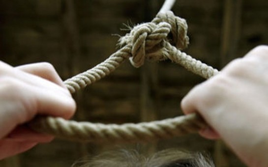 dayisinin-evinde-canina-qesd-etdi-