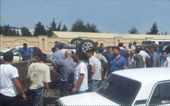 opel-mikroavtobusla-toqqusdu-