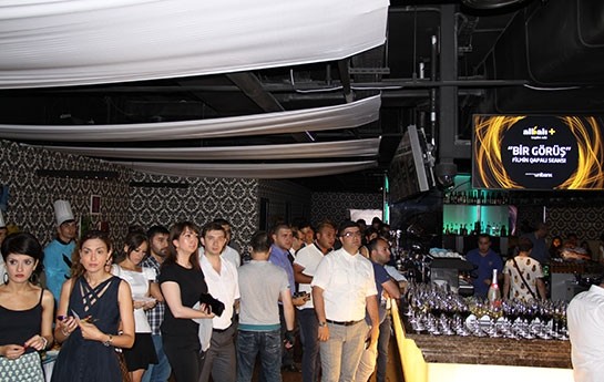 unibank-partnyor-ve-musteriler-ucun-qapali-film-seansi-kecirdi-