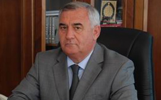 icra-bascisi-ile-ehali-arasinda-qarsidurma-