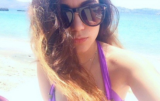 valide-abbasovanin-qizi-anasini-geride-qoydu-