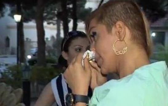 reqsane-qizlarinin-atasizligindan-danisdi-